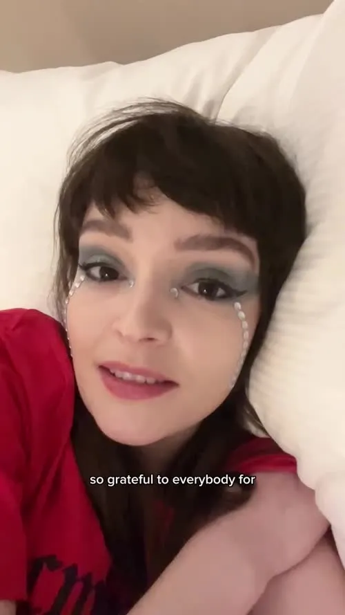 Lauren Mayberry (Singer) - Video