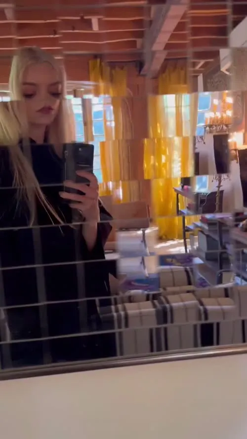 Anya Taylor-Joy - Video #281062