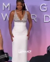 Halle Bailey - Video