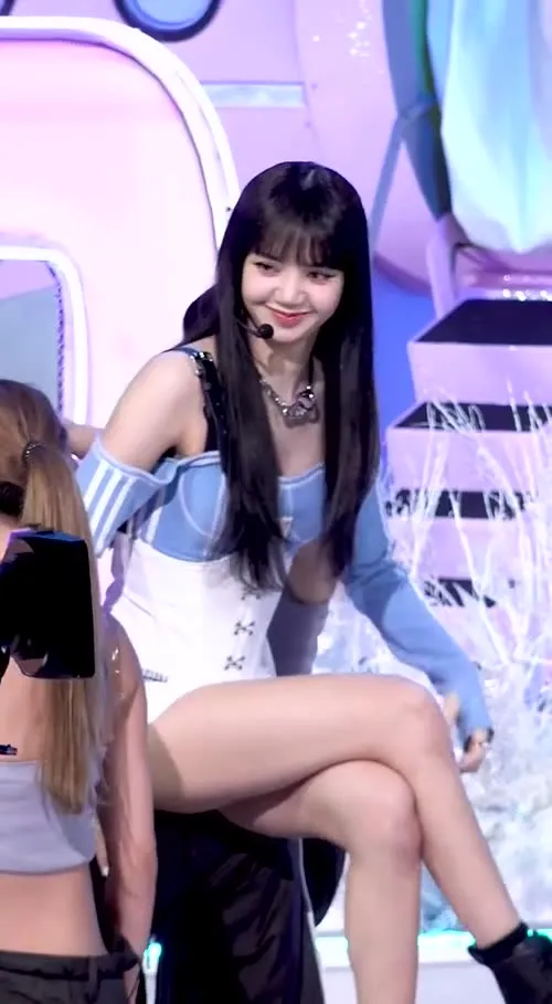 Lisa | BLΛƆKPIИK (Blackpink) - Video