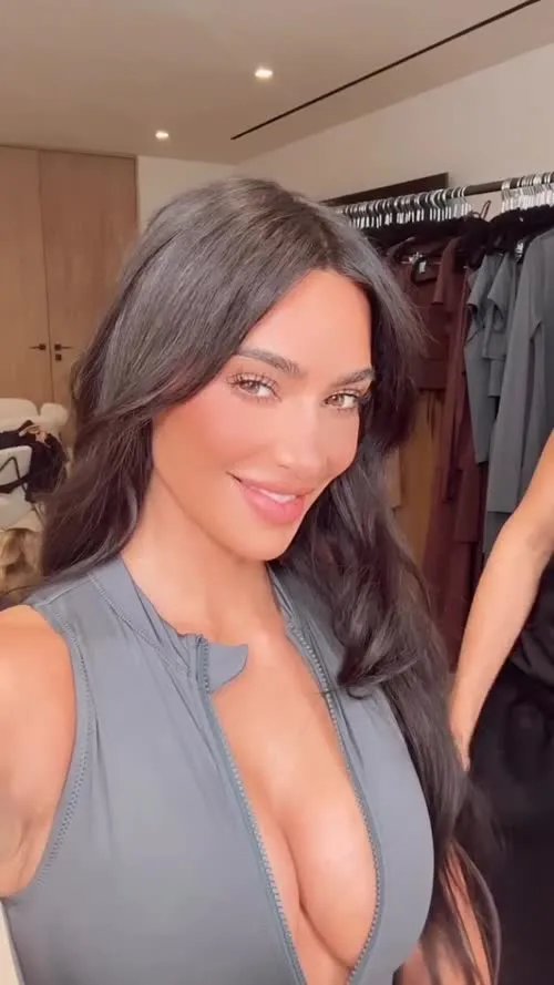Kim Kardashian - Video