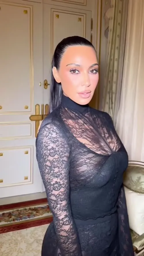 Kim Kardashian - Video #320019