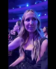 Nikki Glaser - Video