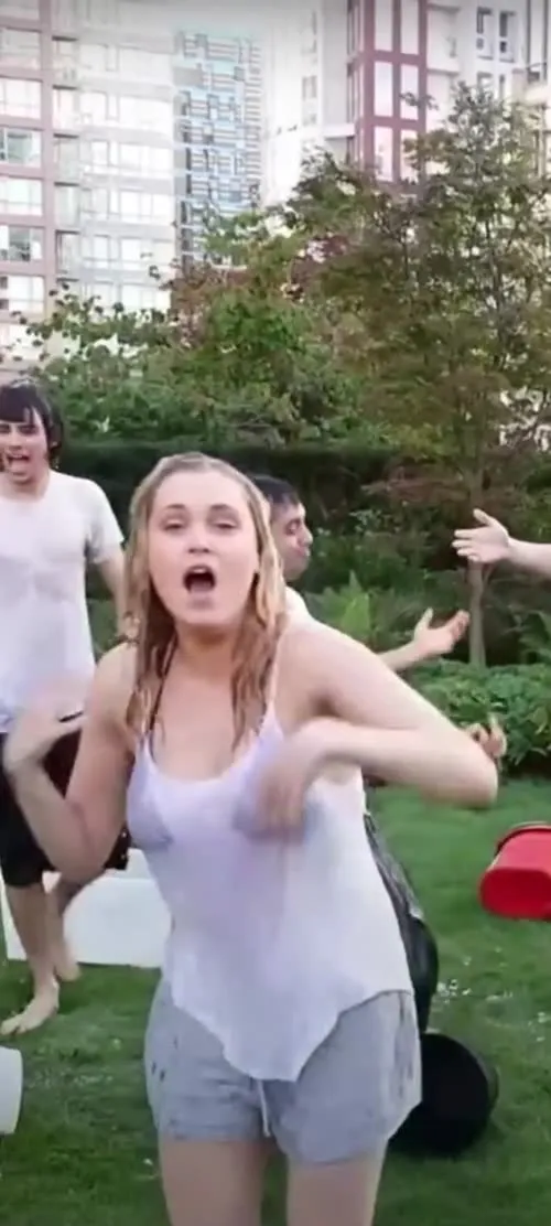 Eliza Taylor - Video
