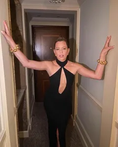 Elizabeth Banks