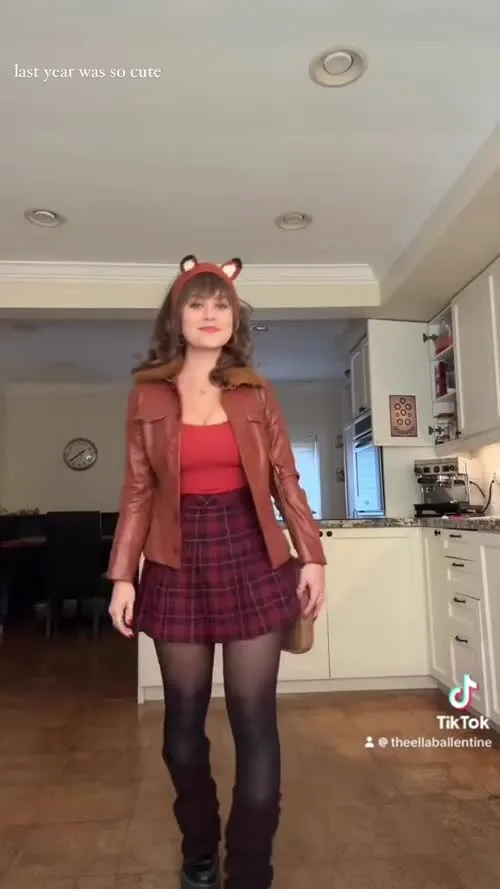 Ella Ballentine - Video
