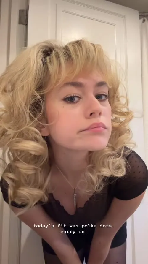 Ella Ballentine - Video