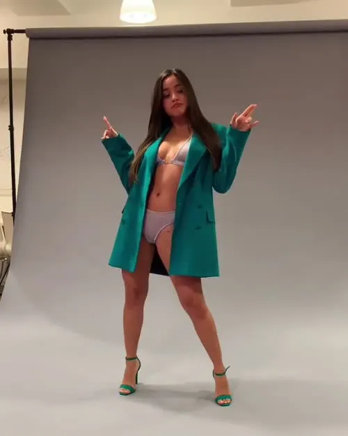 Emilia Mernes - Video