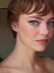 Emma Stone - Emma stare full extra bright