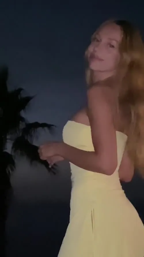 Ester Exposito - Video
