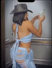 The Bella Twins: Nikki Bella & Brie Bella | Garcia Twins - Video