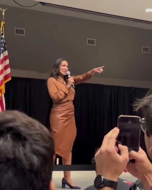 Alexandria Ocasio-Cortez / AOC - Video