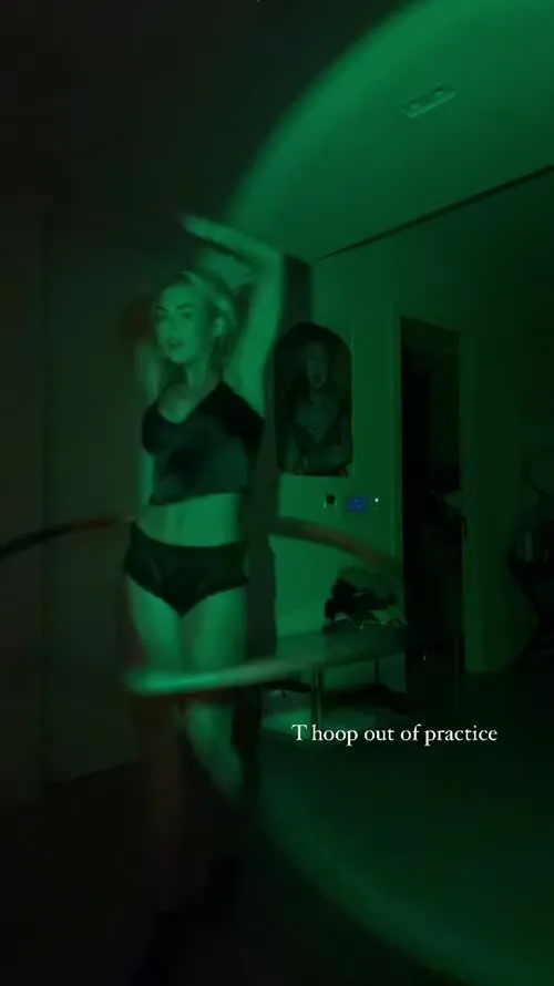 Tallia Storm - Video