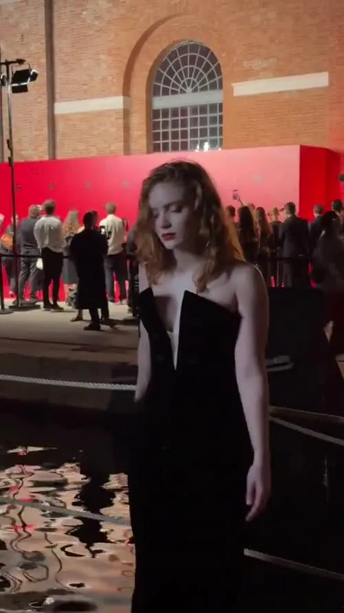 Sadie Sink - Video