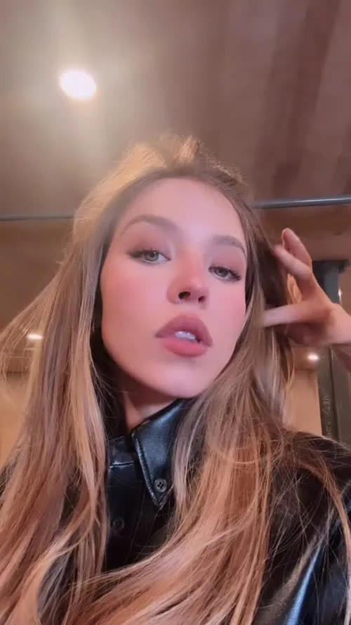Sydney Sweeney - Video