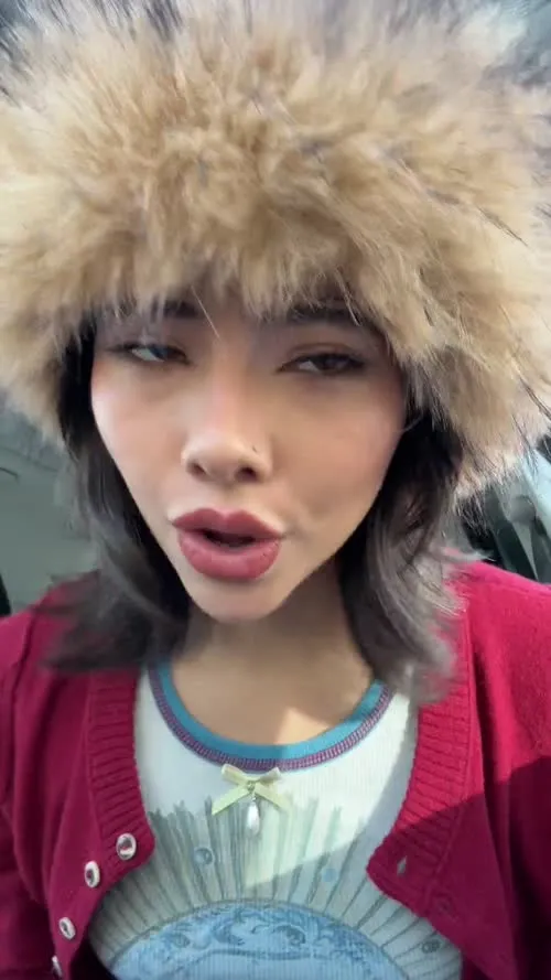 Xochitl Gomez - Video