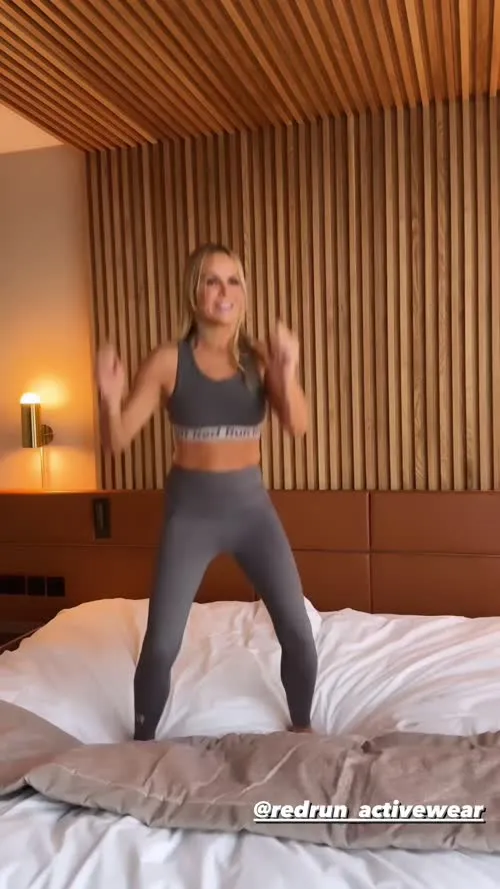 Amanda Holden - Video #339945