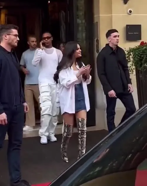 Selena Gomez - Video