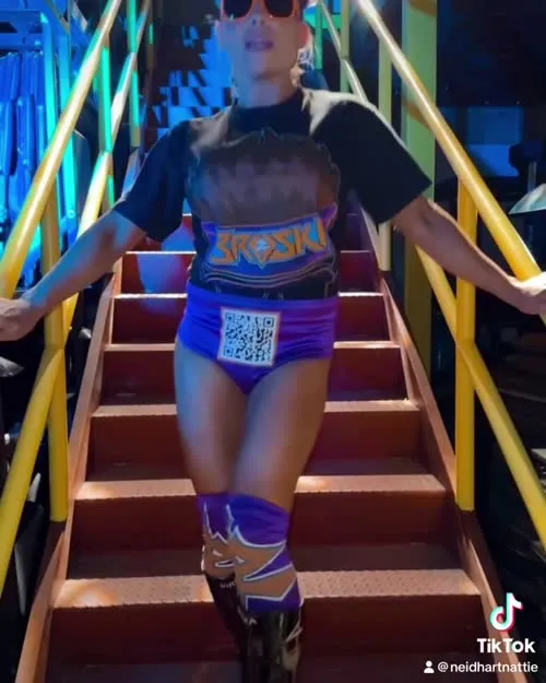 WWE Natalya Neidhart , The Boat - Video