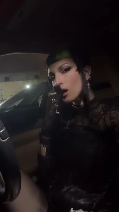 Dani Thorne - Video