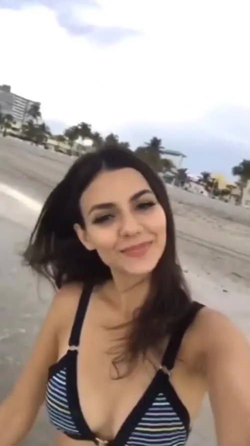 Victoria Justice - Video