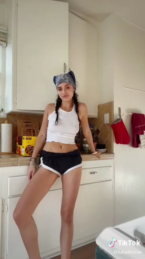 Luna Blaise - Video