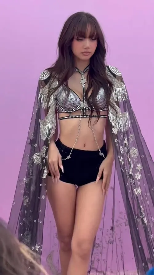 Lisa | BLΛƆKPIИK (Blackpink) - Video