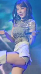 Sakura Miyawaki 宮脇 咲良 | LESSERAFIM - Video