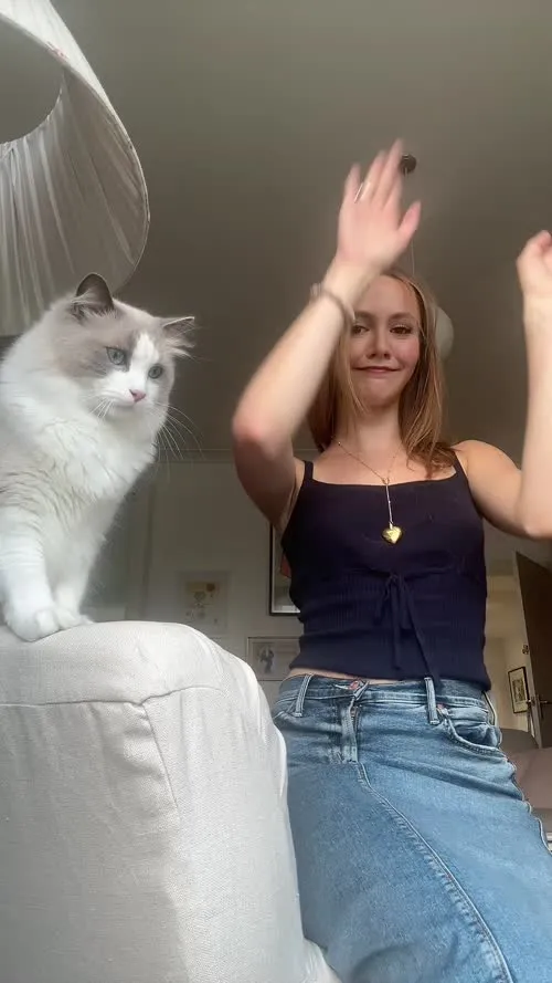 Iris Apatow - Video #121151