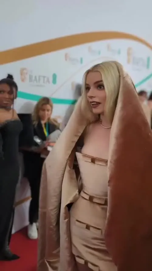 Anya Taylor-Joy - Video #182311