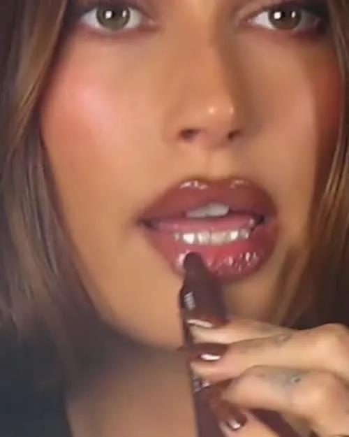 Hailey Baldwin Bieber - Video