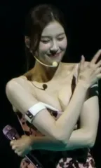 Minatozaki Sana (TWICE) - Video