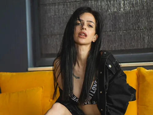 gg.lingeriee / js_brunette / gloriyapg / ExoticBrunette