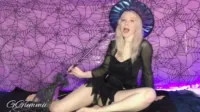 GGummii | Gigi Sweets - Curious witch w her broomstick