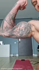 crazyxbody / musclegirlxxx - Video