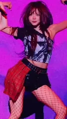 Hong Eunchae 홍은채 | LESSERAFIM - Video