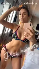 Nina Dobrev - Gmbo akk2jv r