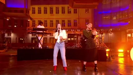 Sigrid/Sigrid Solbakk Raabe - Griff and sigrid the one show 2022 head on fire