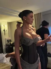 Kylie Jenner - Video