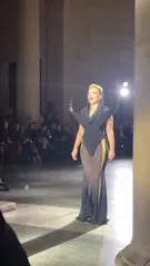 Florence Pugh - Kq