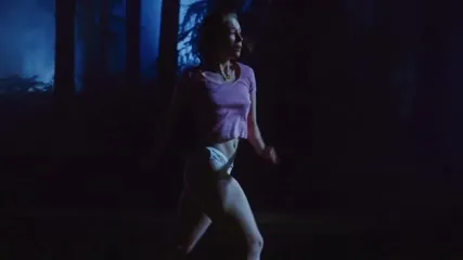 Hannah Einbinder - Video