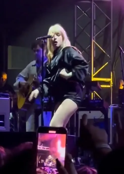 Hayley Williams - Video