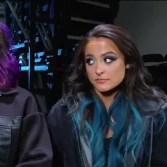 Lyra Valkyria - Here’s Lyras backstage with Bayley on Smackdown last night before they left the building! 🔥