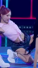 Yuna - ITZY (유나, Shin Yu Na) - Video #292599
