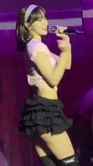 Kim Chaewon 김채원 [Le Sserafim] - Video