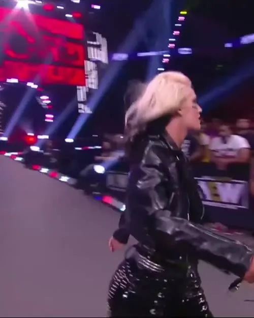 Toni Storm - Video #118257