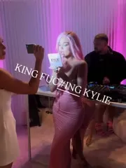 Kylie Jenner - Video