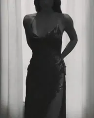 Lili Reinhart - Video