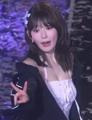 Sakura Miyawaki 宮脇 咲良 | LESSERAFIM - Video