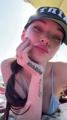 Dove Cameron - Video